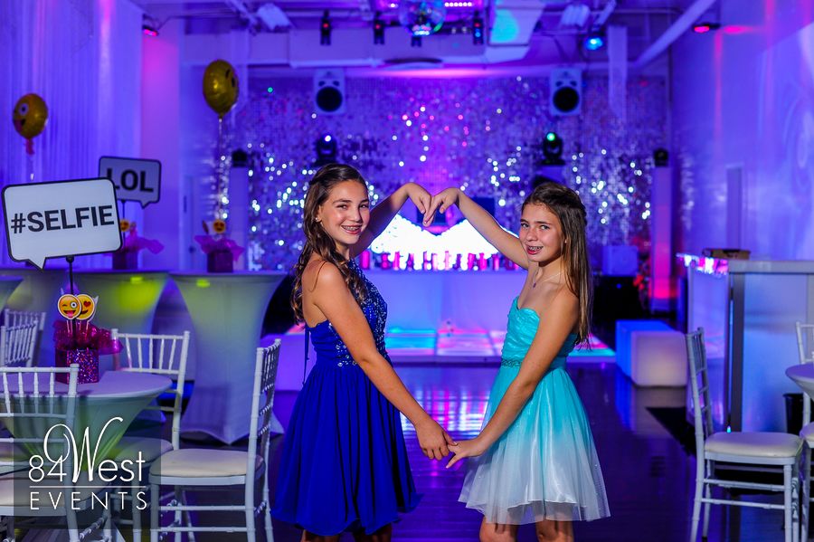 Cute Bat Mitzvah photography pose