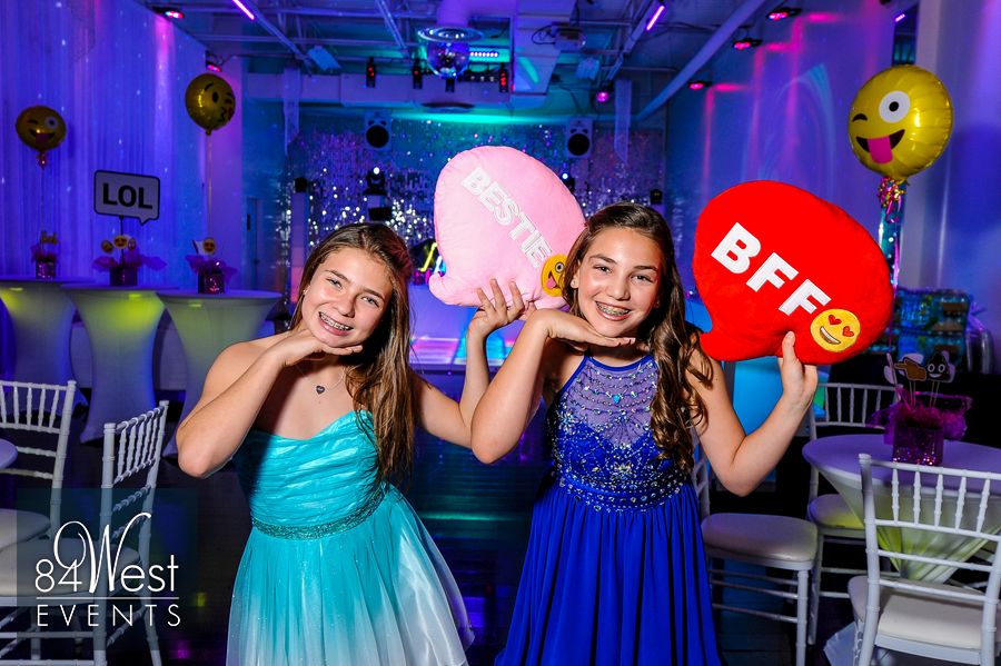 Emoticon Bat Mitzvah Decorations